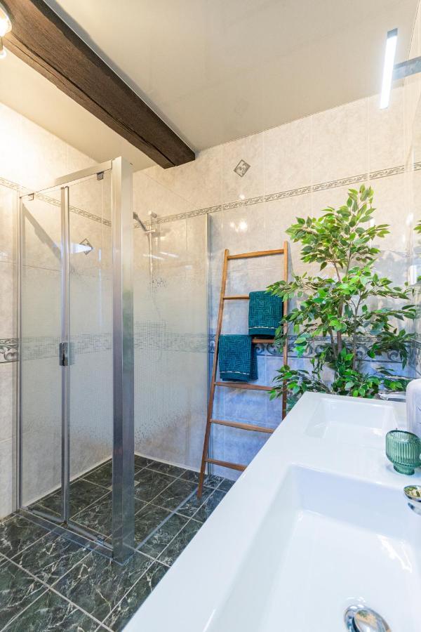 Bed and Breakfast Au Petit Dragon Mons Exterior foto